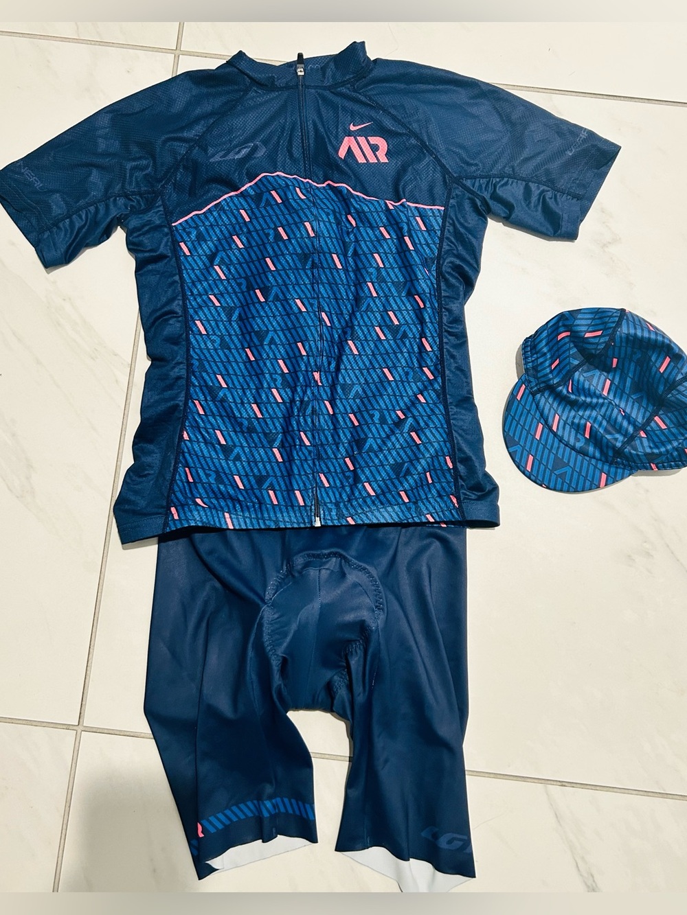 Nike x Louis Garneau Collaboration 3-Piece Cycling Kit-Bib, Jersey, Cap-Medium